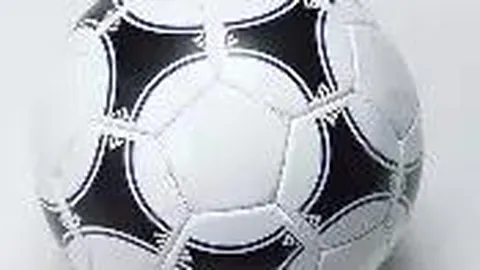 2025年娱乐圈风云突变：四足鼎立，三更替座，两人稳居核心，独她遭恶评如潮